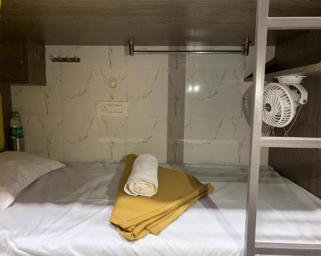 Neenava Dormitory Mumbai Dış mekan fotoğraf
