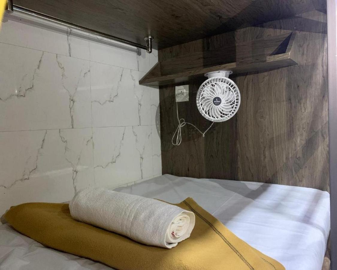 Neenava Dormitory Mumbai Dış mekan fotoğraf