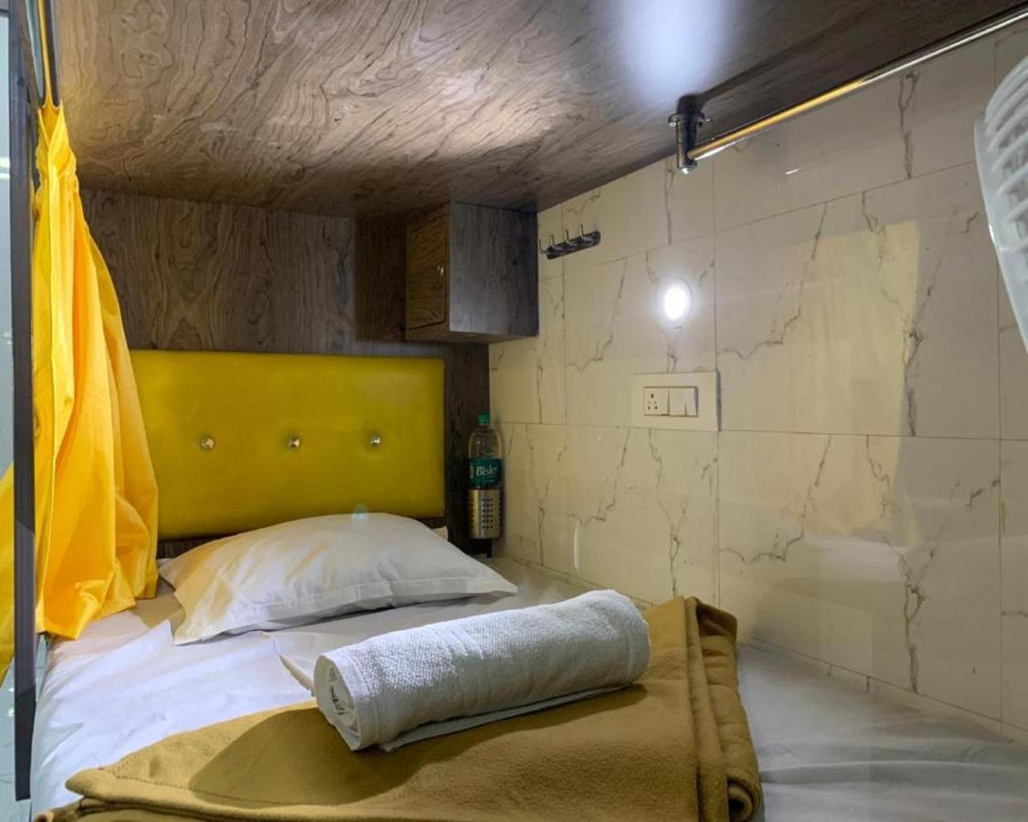 Neenava Dormitory Mumbai Dış mekan fotoğraf