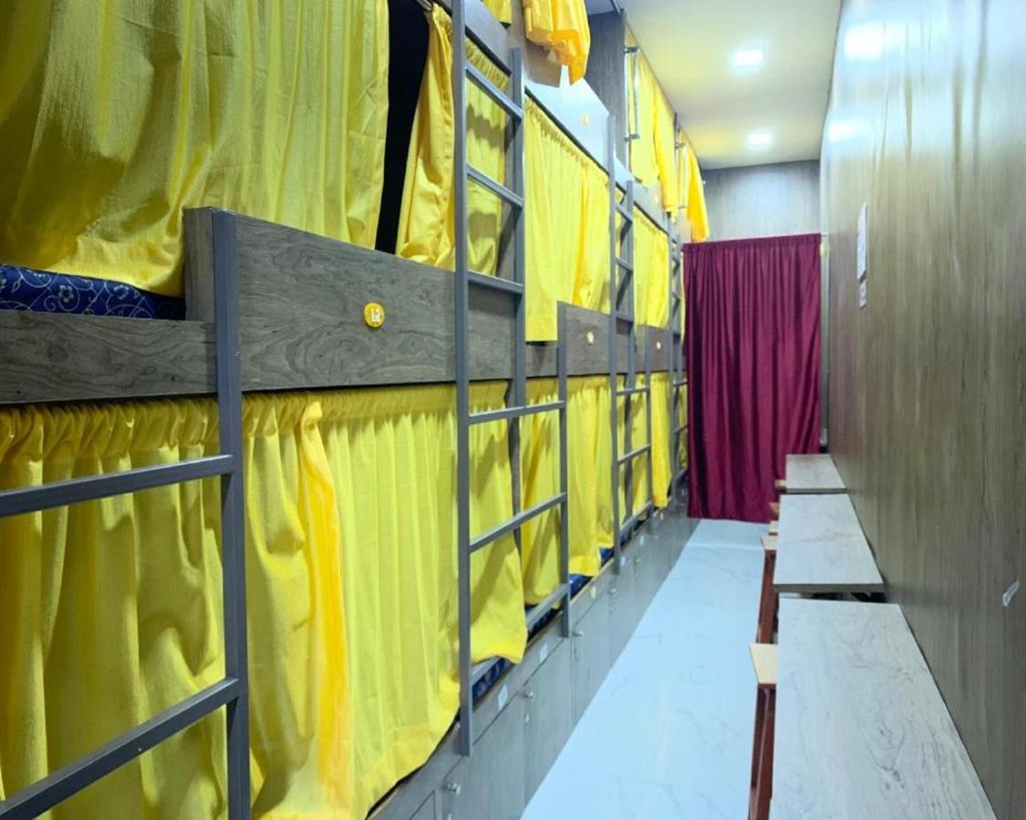 Neenava Dormitory Mumbai Dış mekan fotoğraf