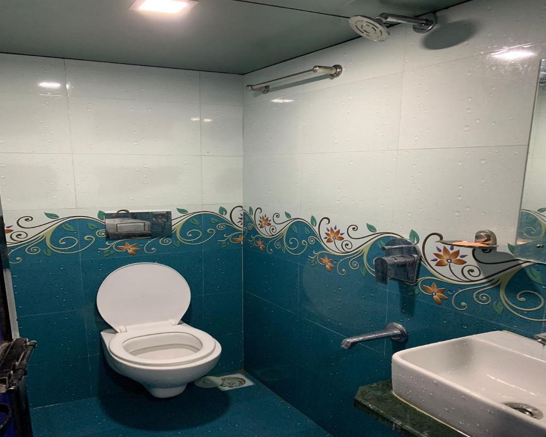 Neenava Dormitory Mumbai Dış mekan fotoğraf